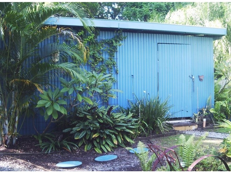 18 COAST RD, Macleay Island QLD 4184