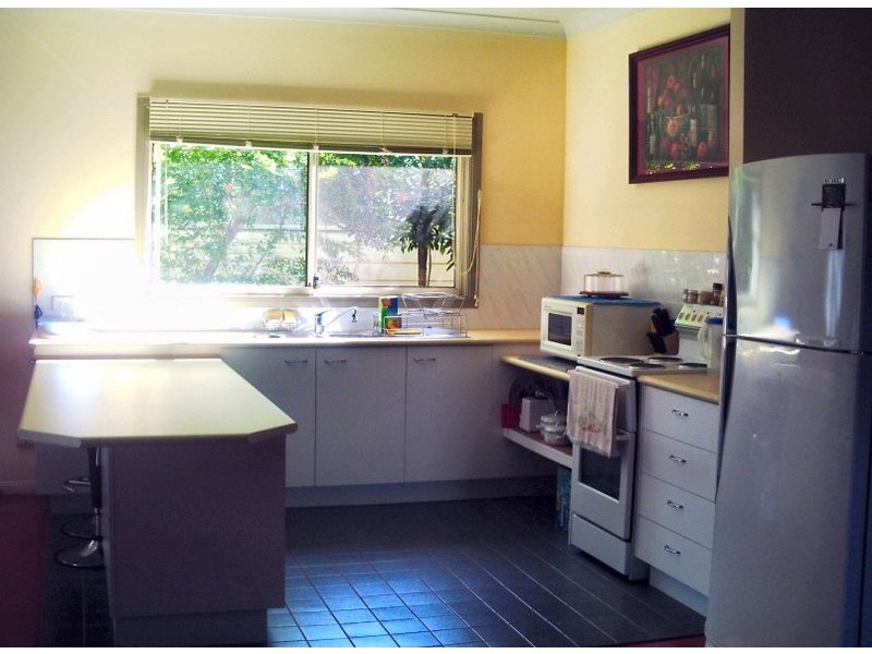 34 Noyes Parade, Karragarra Island QLD 4184