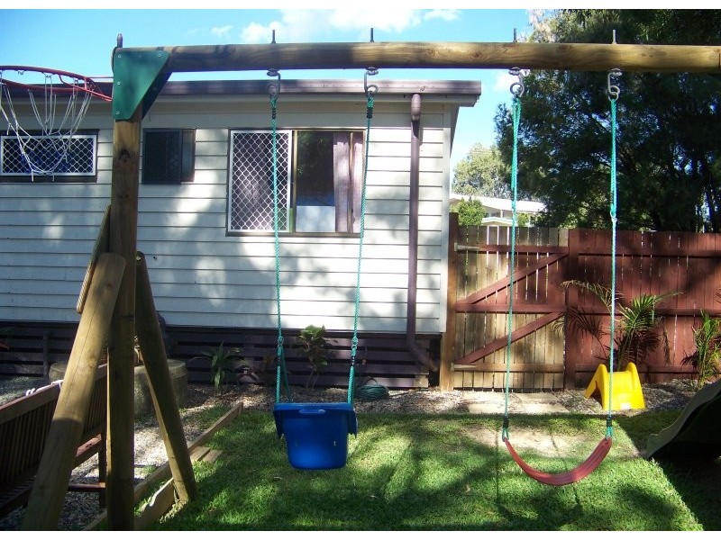 35 Ashton Street, Macleay Island QLD 4184