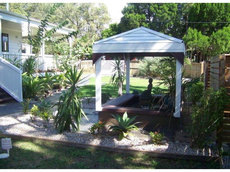 6 Hamilton Parade, Macleay Island QLD 4184