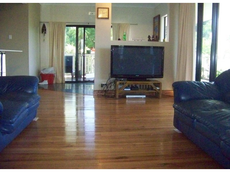 6 Hamilton Parade, Macleay Island QLD 4184