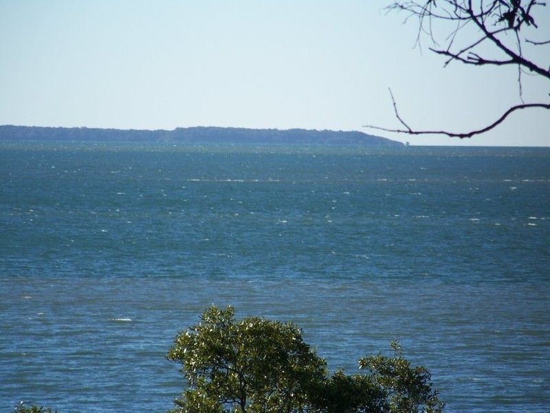 19 Lovell pde, Lamb Island QLD 4184