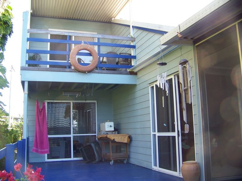 19 Lovell pde, Lamb Island QLD 4184