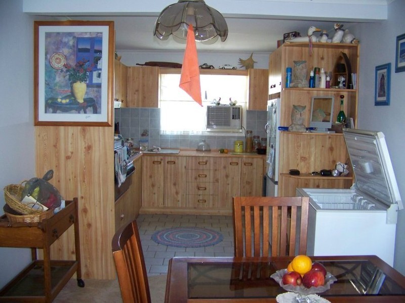 19 Lovell pde, Lamb Island QLD 4184
