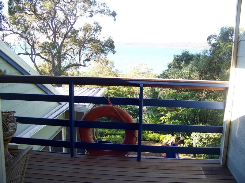 19 Lovell pde, Lamb Island QLD 4184