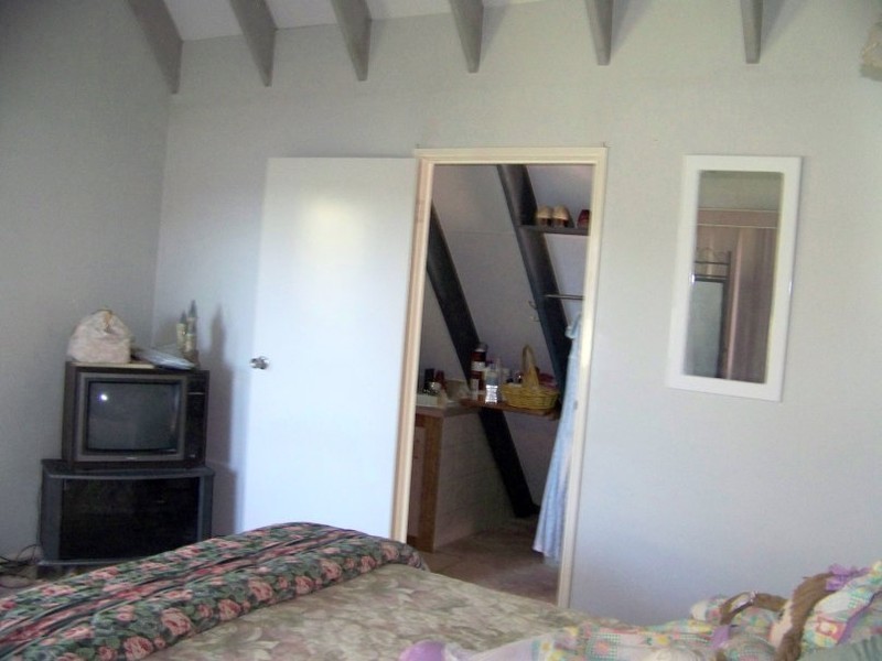 19 Lovell pde, Lamb Island QLD 4184