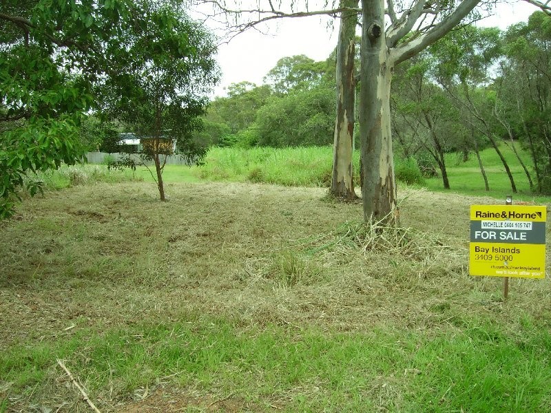 11 EASTERN ROAD, Macleay Island QLD 4184