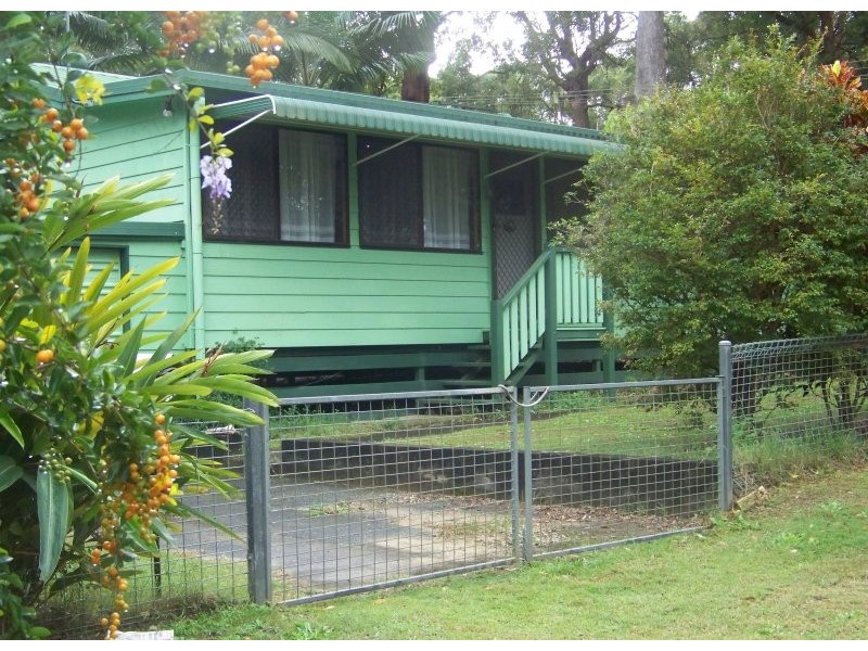 16 Derwent Street, Macleay Island QLD 4184
