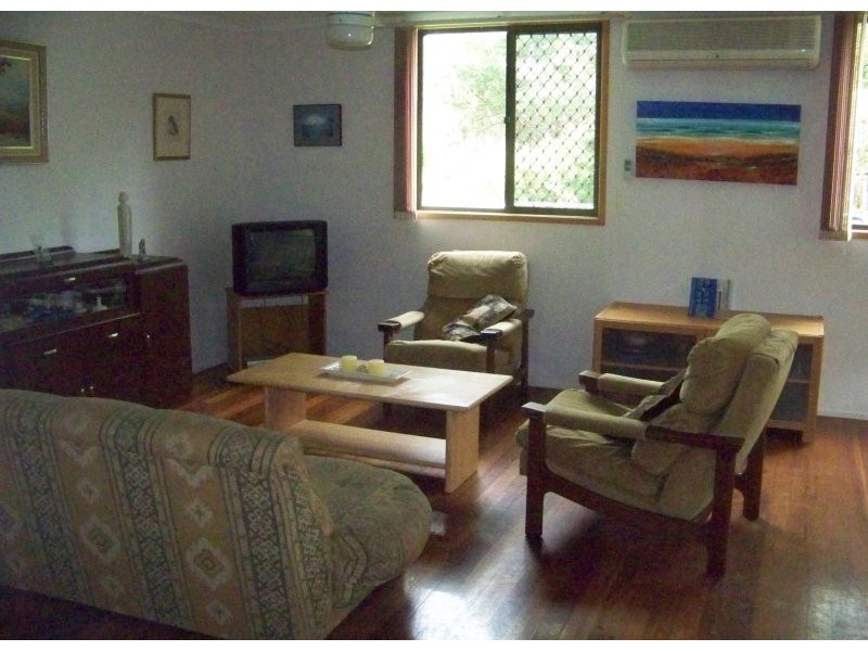16 Derwent Street, Macleay Island QLD 4184