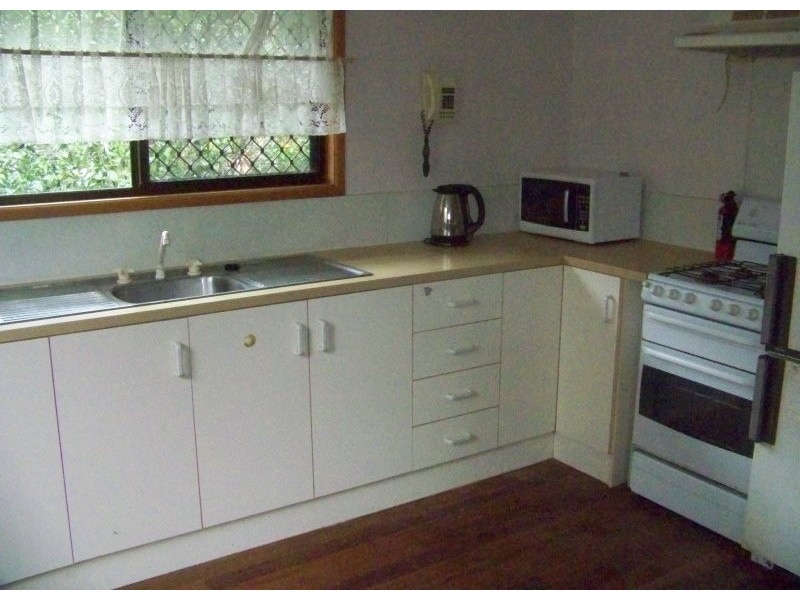 16 Derwent Street, Macleay Island QLD 4184