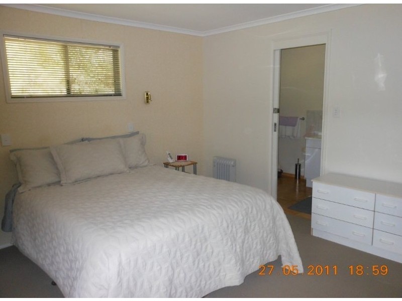 16 Natone Terrace, Macleay Island QLD 4184