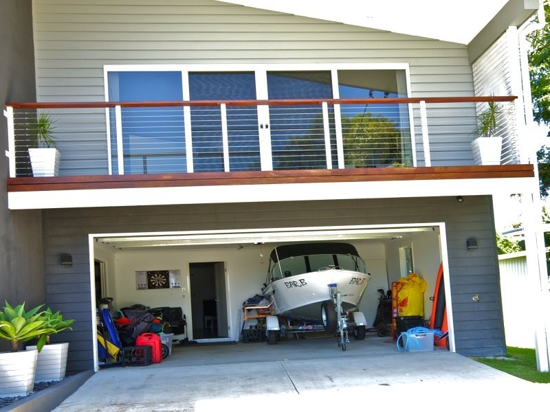 15 Kim Crescent, Macleay Island QLD 4184