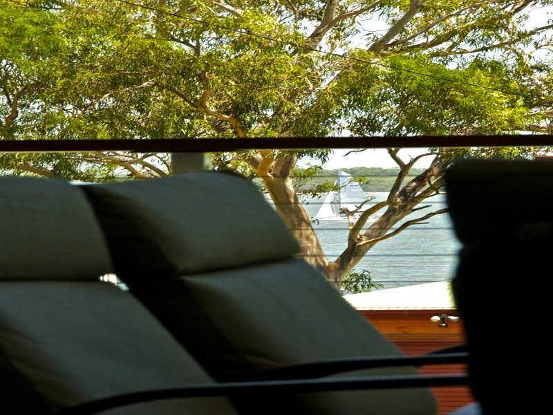 15 Kim Crescent, Macleay Island QLD 4184