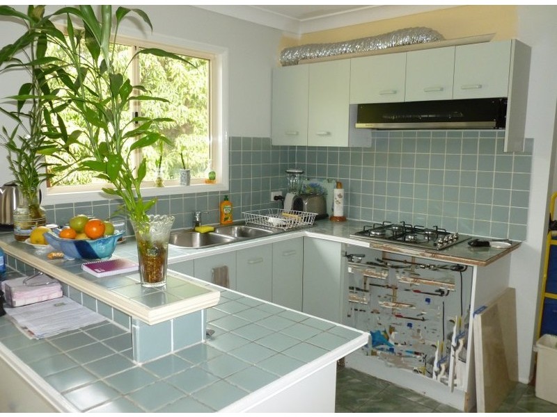 9 Michael Street, Macleay Island QLD 4184