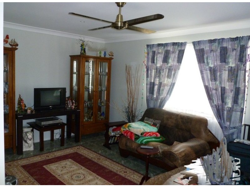 9 Michael Street, Macleay Island QLD 4184