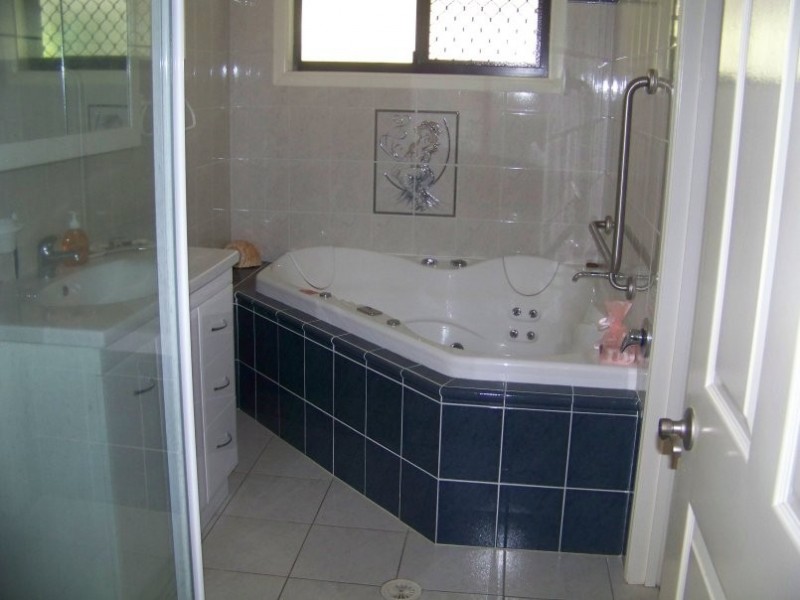 28 Leanne Street, Macleay Island QLD 4184