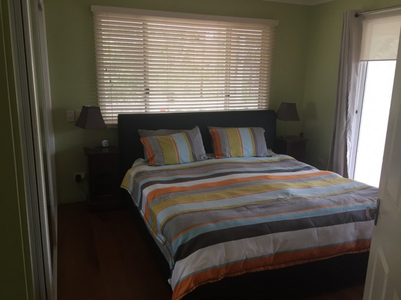 4 Cotton Tree Avenue, Macleay Island QLD 4184