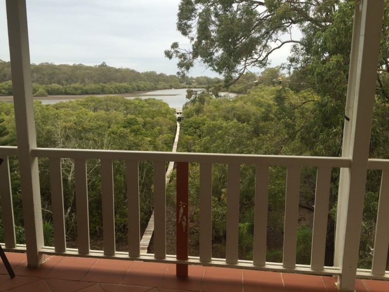 4 Cotton Tree Avenue, Macleay Island QLD 4184