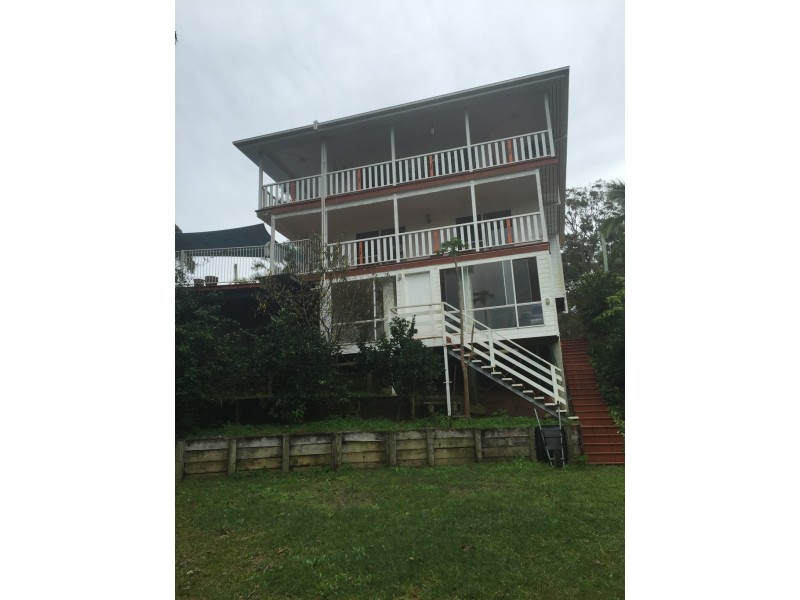 4 Cotton Tree Avenue, Macleay Island QLD 4184