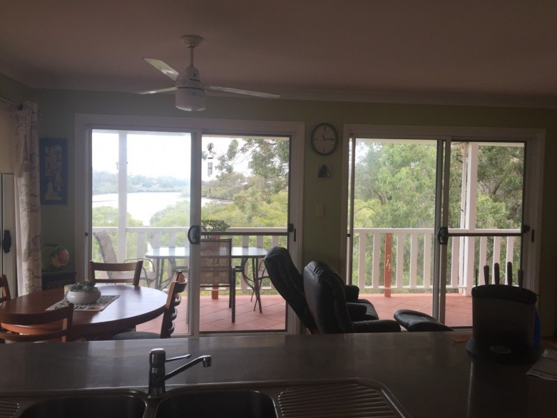 4 Cotton Tree Avenue, Macleay Island QLD 4184