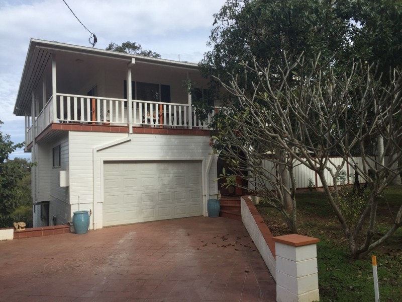 4 Cotton Tree Avenue, Macleay Island QLD 4184