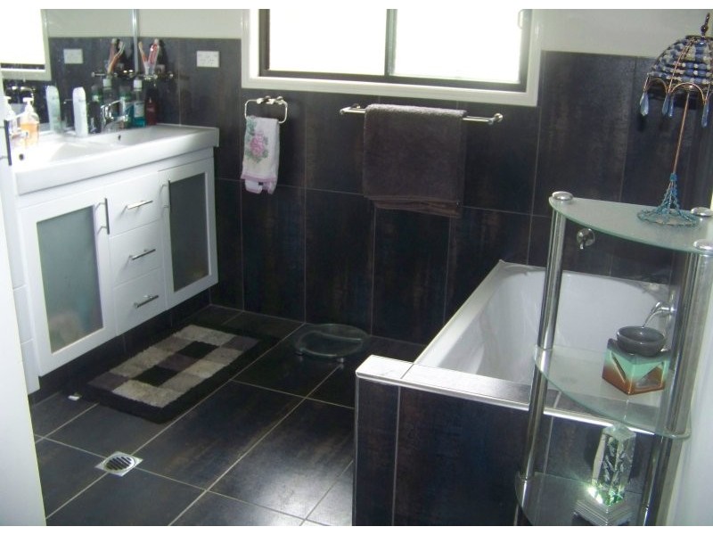 48 Barramundi Street, Macleay Island QLD 4184