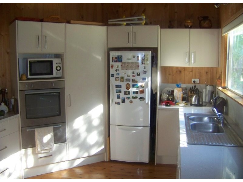 21 Arthur Street, Macleay Island QLD 4184