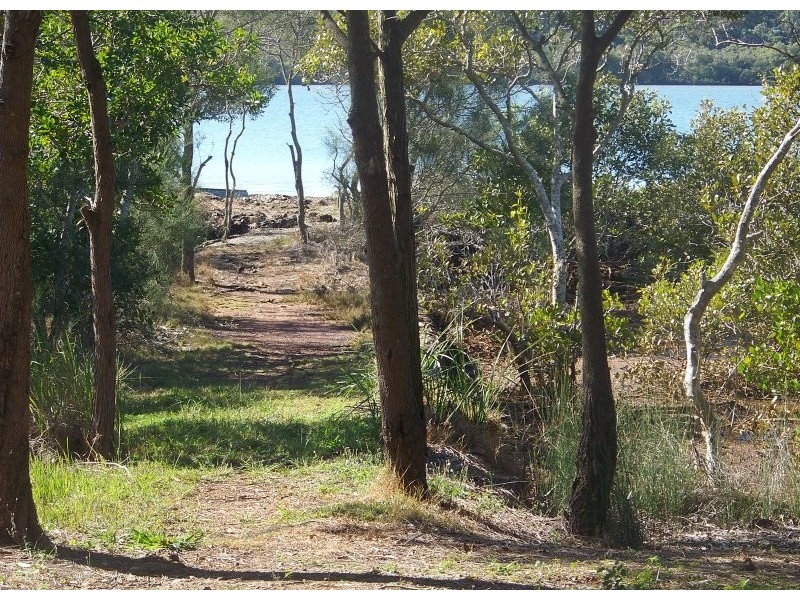 5 Hilda Crescent, Macleay Island QLD 4184