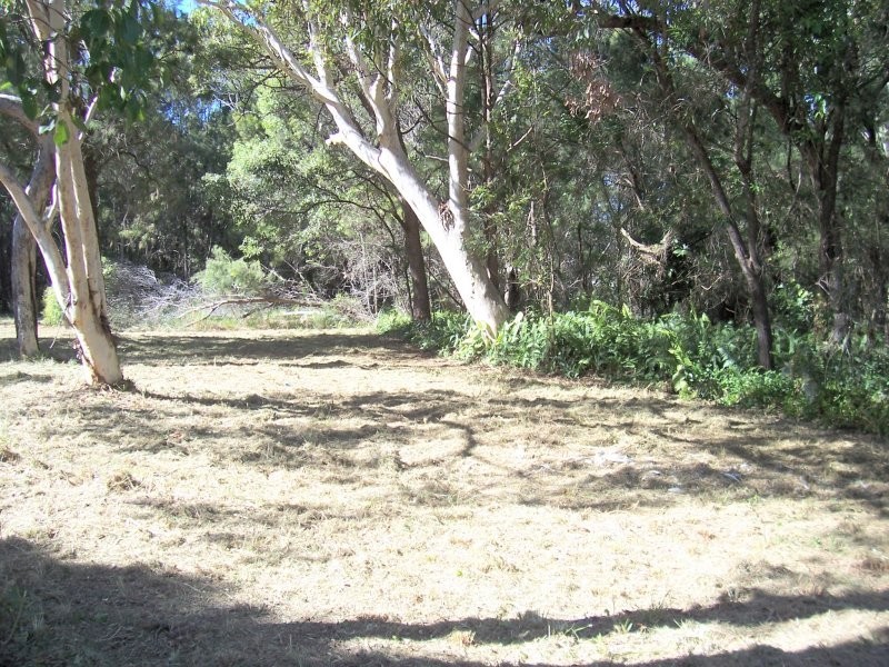 12 PRESIDENT TCE, Macleay Island QLD 4184