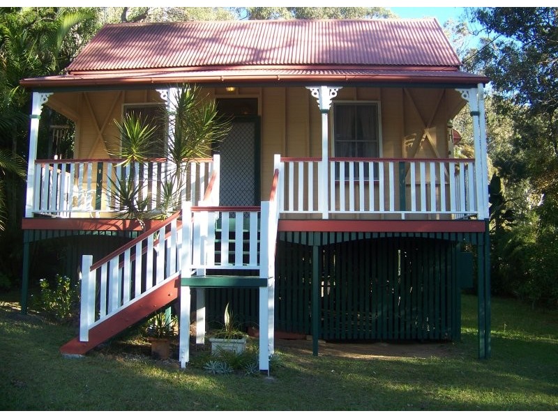 12 Kooberry Street, Macleay Island QLD 4184
