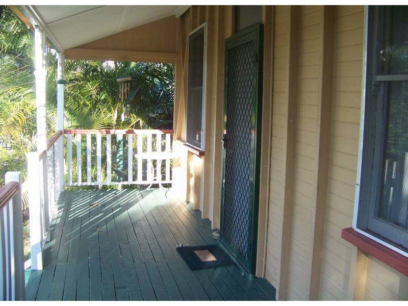 12 Kooberry Street, Macleay Island QLD 4184