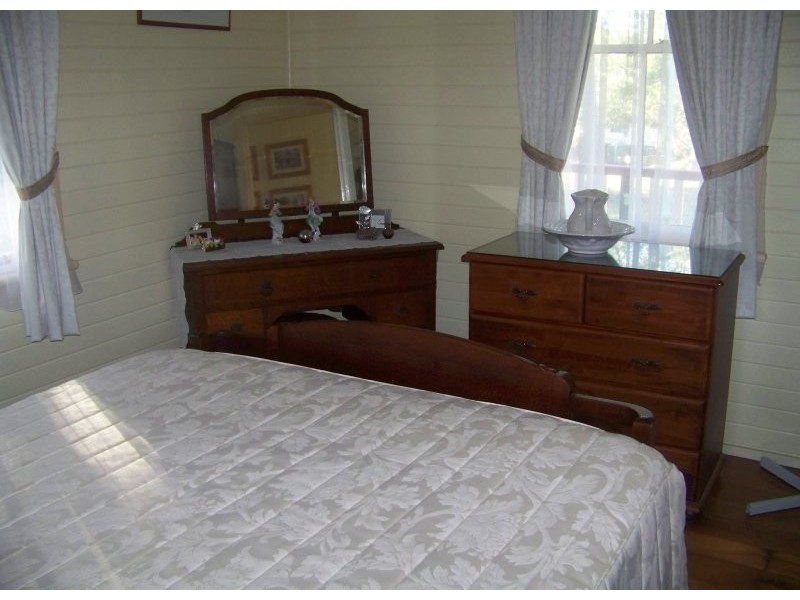 12 Kooberry Street, Macleay Island QLD 4184