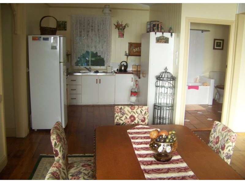 12 Kooberry Street, Macleay Island QLD 4184