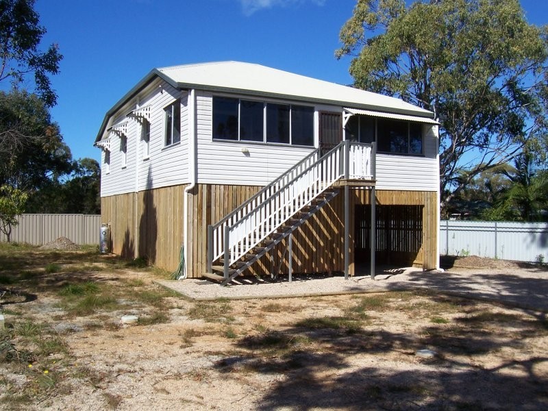 18 WAKE ST, Macleay Island QLD 4184