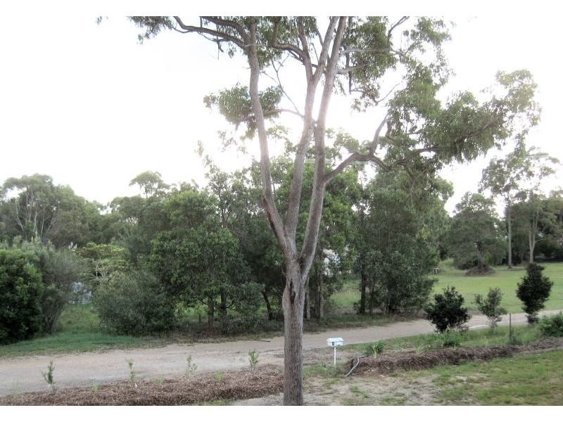 18 WAKE ST, Macleay Island QLD 4184