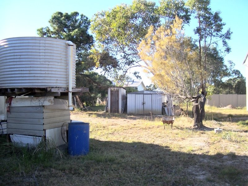 16 WAKE ST, Macleay Island QLD 4184