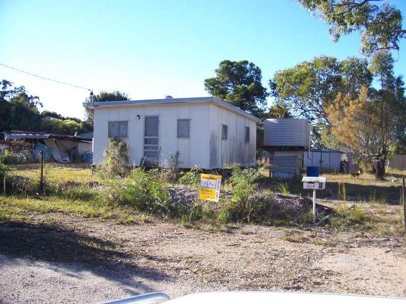 16 WAKE ST, Macleay Island QLD 4184