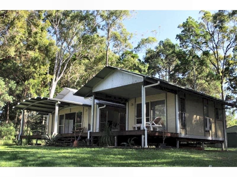 14 Bertram Road, Karragarra Island QLD 4184