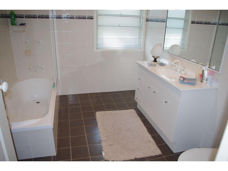 14 Bertram Road, Karragarra Island QLD 4184