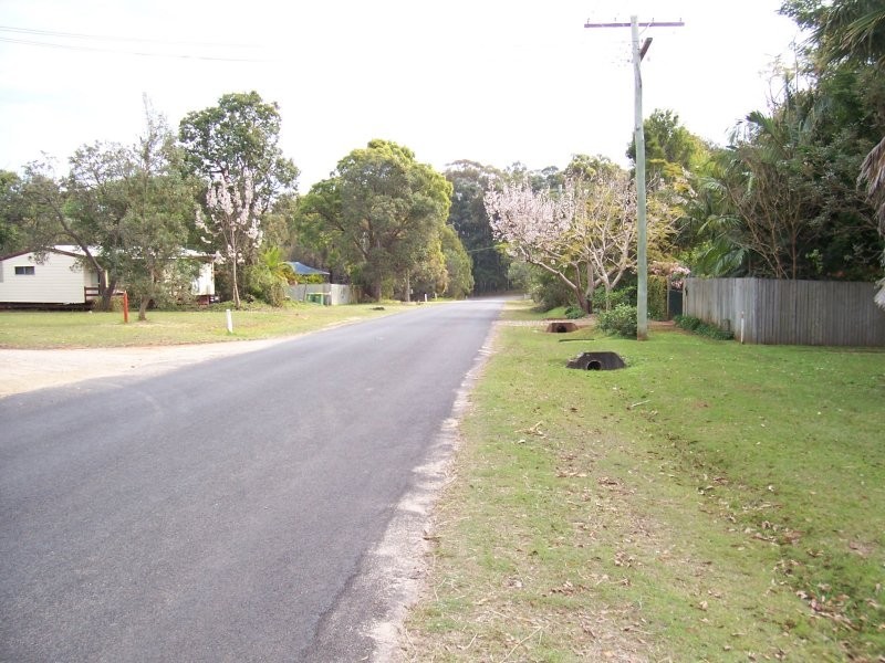 19 SCOTTS RD, Macleay Island QLD 4184