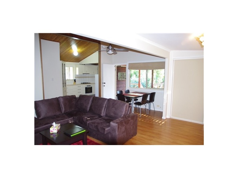 10 Kalara St, Macleay Island QLD 4184