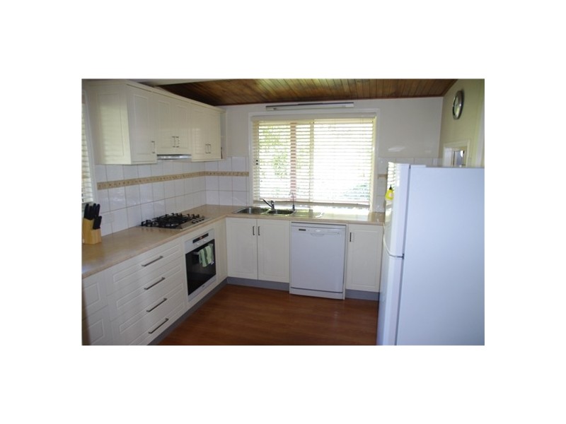 10 Kalara St, Macleay Island QLD 4184