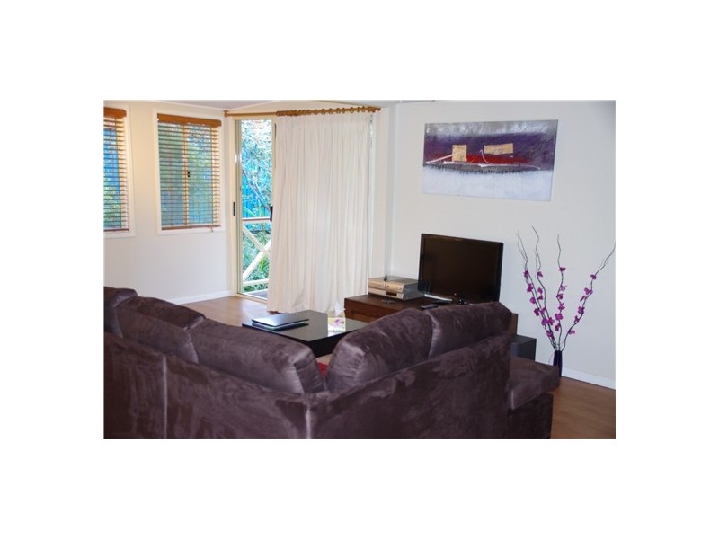 10 Kalara St, Macleay Island QLD 4184