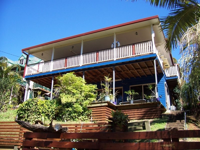 17 GOLDEN SANDS BVD, Macleay Island QLD 4184
