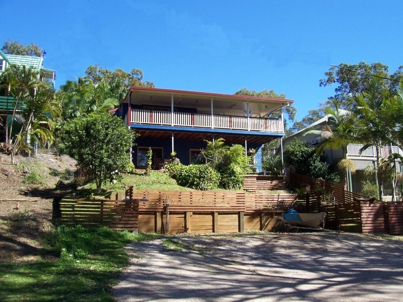 17 GOLDEN SANDS BVD, Macleay Island QLD 4184
