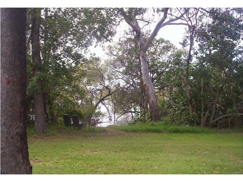 17 GOLDEN SANDS BVD, Macleay Island QLD 4184