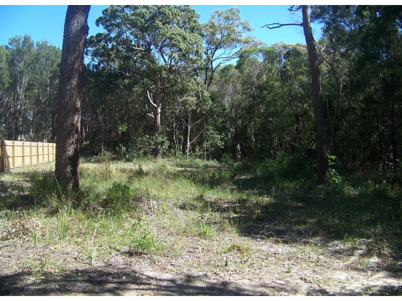 5 Eumina Street, Macleay Island QLD 4184