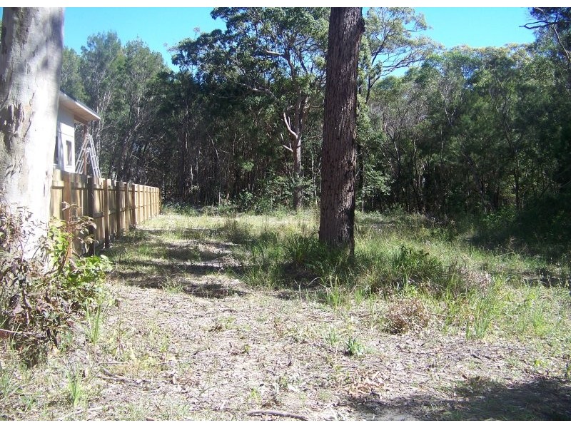 5 Eumina Street, Macleay Island QLD 4184