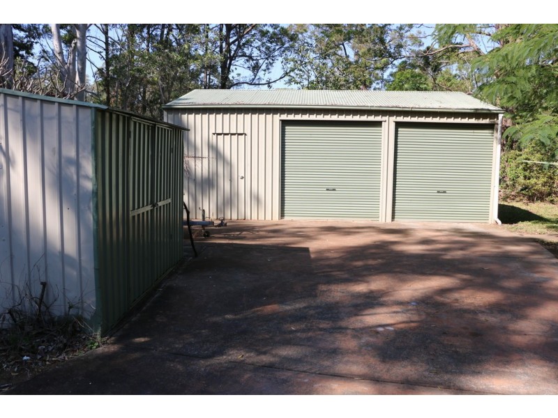 16 Mango Cresc, Macleay Island QLD 4184