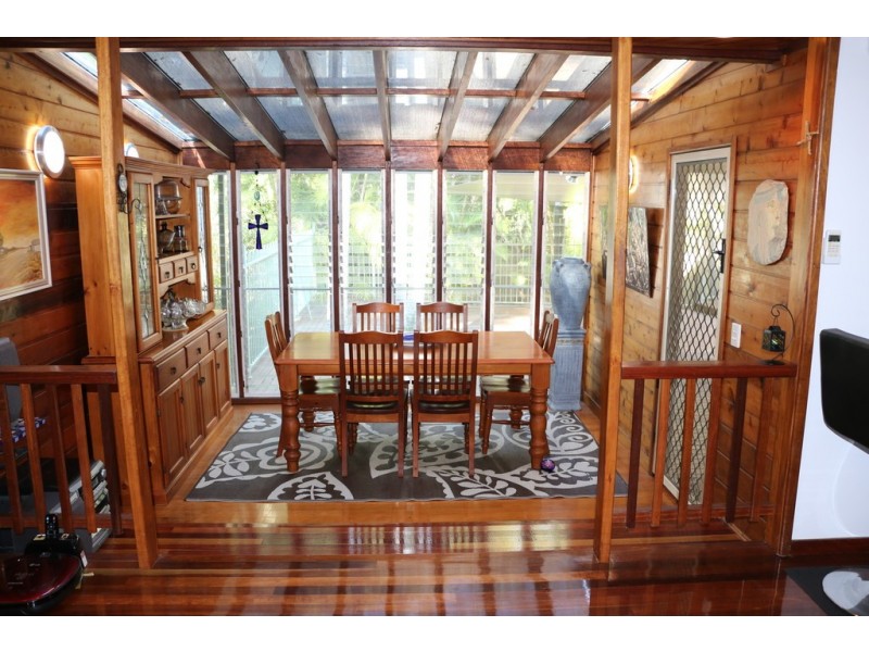 16 Mango Cresc, Macleay Island QLD 4184